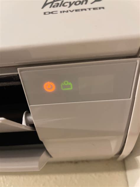 Symptoms: AIR CLEAN Indicator Lamp (<b>Green</b>) will <b>light</b> up quickly (as shown in the figure): Problem: After about 500 hours of air cleaning mode use, the AIR CLEAN indicator lamp will start flashing quickly (as shown in the picture). . Fujitsu halcyon blinking green light